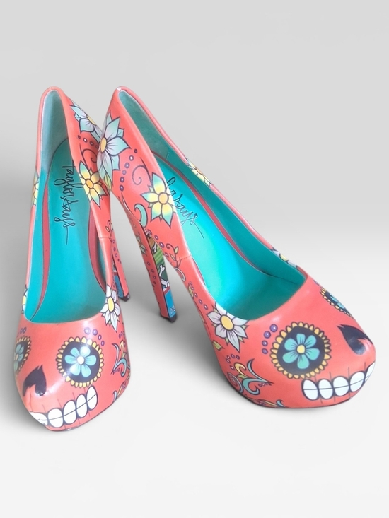 Taylor Says Shoes - RARE Coral Sugar Skull Platform Pumps